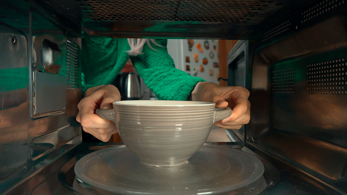Magnetron de verborgen functie van het dienblad waar nog maar weinig mensen zich bewust van zijn